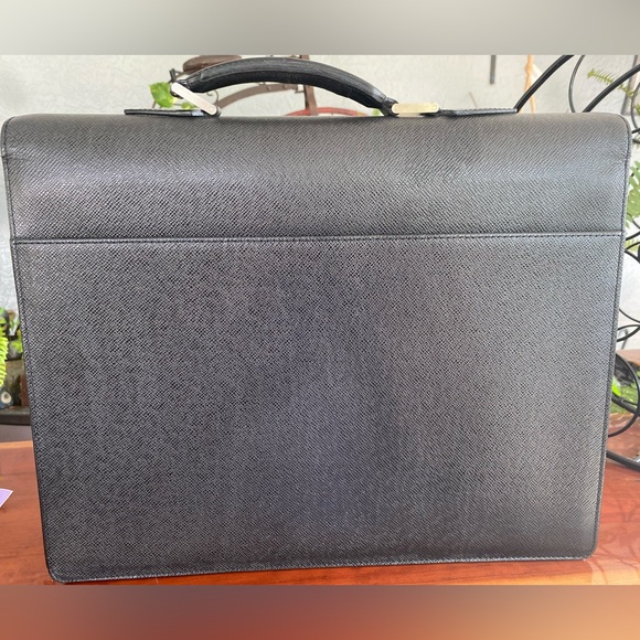 Louis Vuitton Robusto Taiga Leather Unisex Briefcase/Document/Laptop Bag - Picture 5 of 15